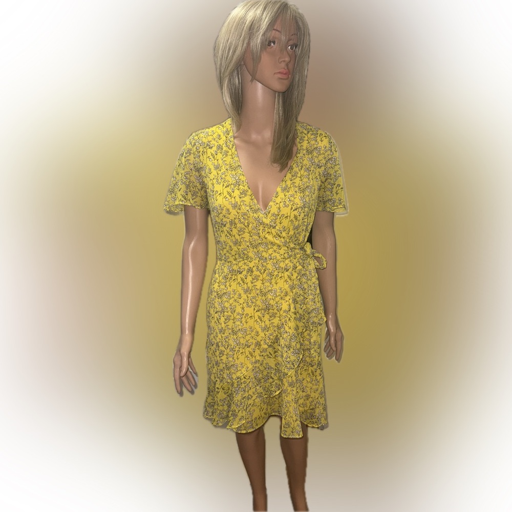 Banana republic Adorable Yellow Floral Wrap Dress